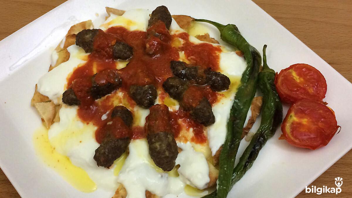 Köfteli İskender  Et Yemekleri Köfte Tarifleri Tarifler